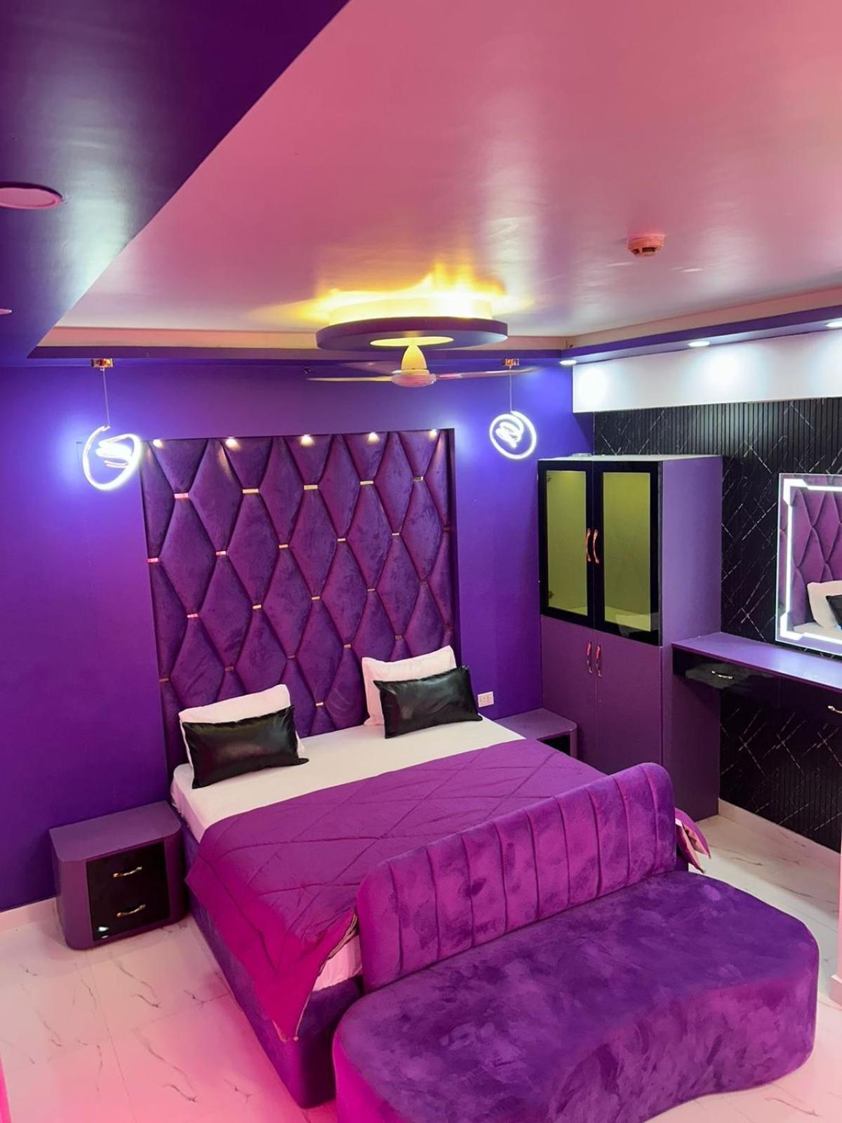 Dolphin Inn & Suites Manhattan Lucknow Esterno foto