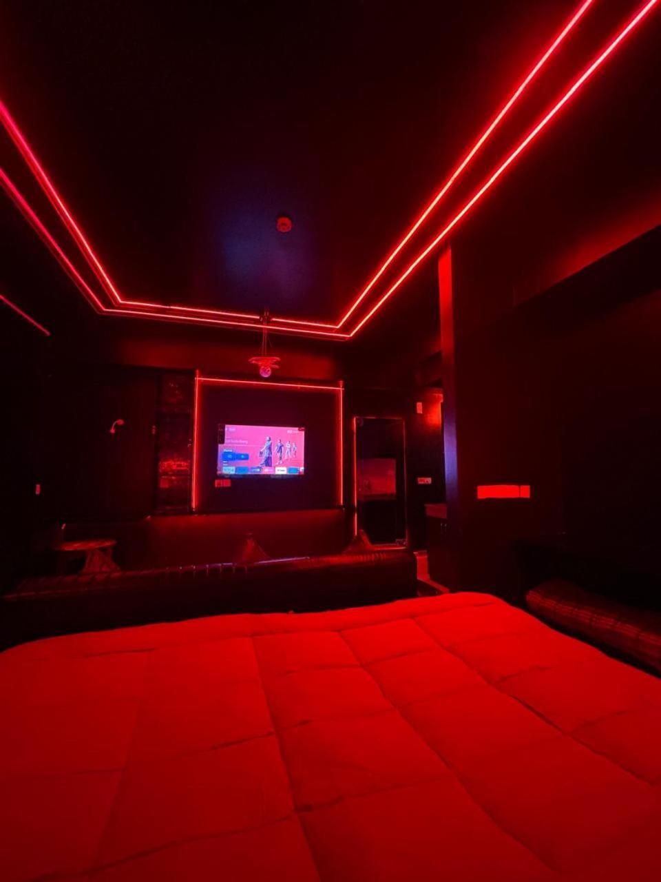 Dolphin Inn & Suites Manhattan Lucknow Esterno foto