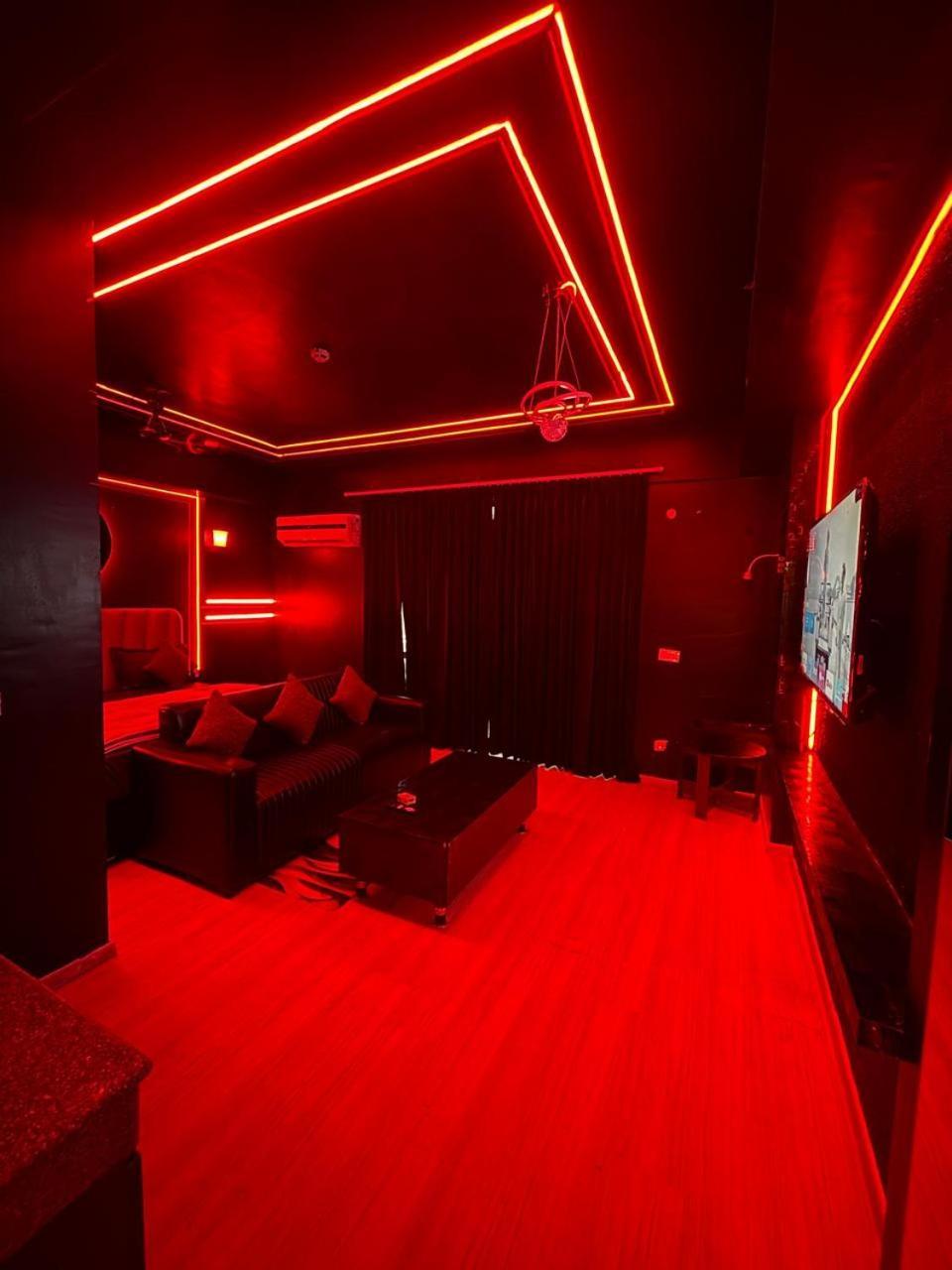 Dolphin Inn & Suites Manhattan Lucknow Esterno foto