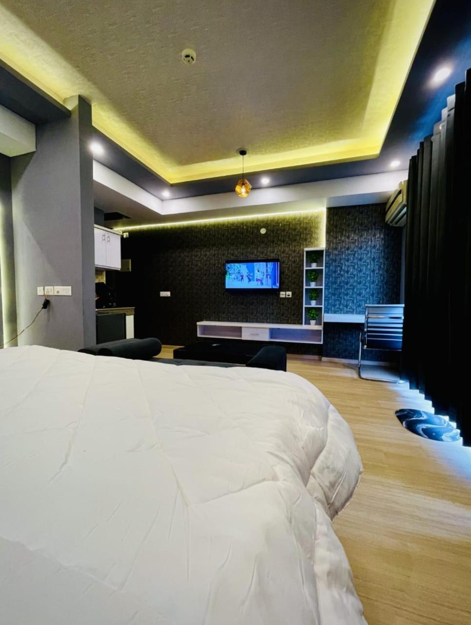 Dolphin Inn & Suites Manhattan Lucknow Esterno foto